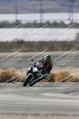 media/Nov-16-2025-Race Pace (Sun) [[8c5fa54630]]/Non Verified Riders (1st 20 Minutes)/1-Turn 14 (10am)/